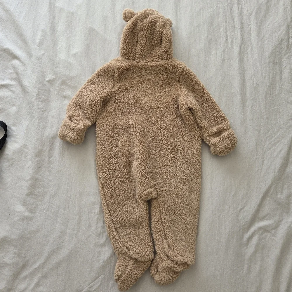 Baby GAP Cozy Teddy Fleece Hooded One-Piece in Tan Size 6-12 Months
